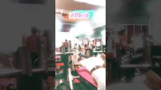 225 bench press #cbum #mrolympia #chrisbrown #bodybuilding #classicphysique #chrisbumstead #shorts
