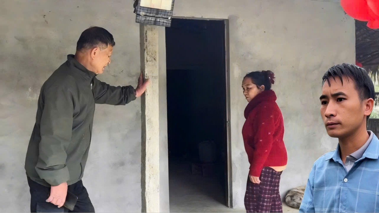 Мать Ту снова пришла с просьбой разрешить ей остаться, что расстроило его отца.