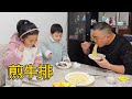 小杜煎牛排煮“意面”，招待来留宿的侄儿，跟小朋友吃牛排有趣又搞笑~【胖哥有杜】