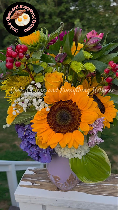 Bundle of Sun 🌞 #sunflower #wildflowers #flowers #nature