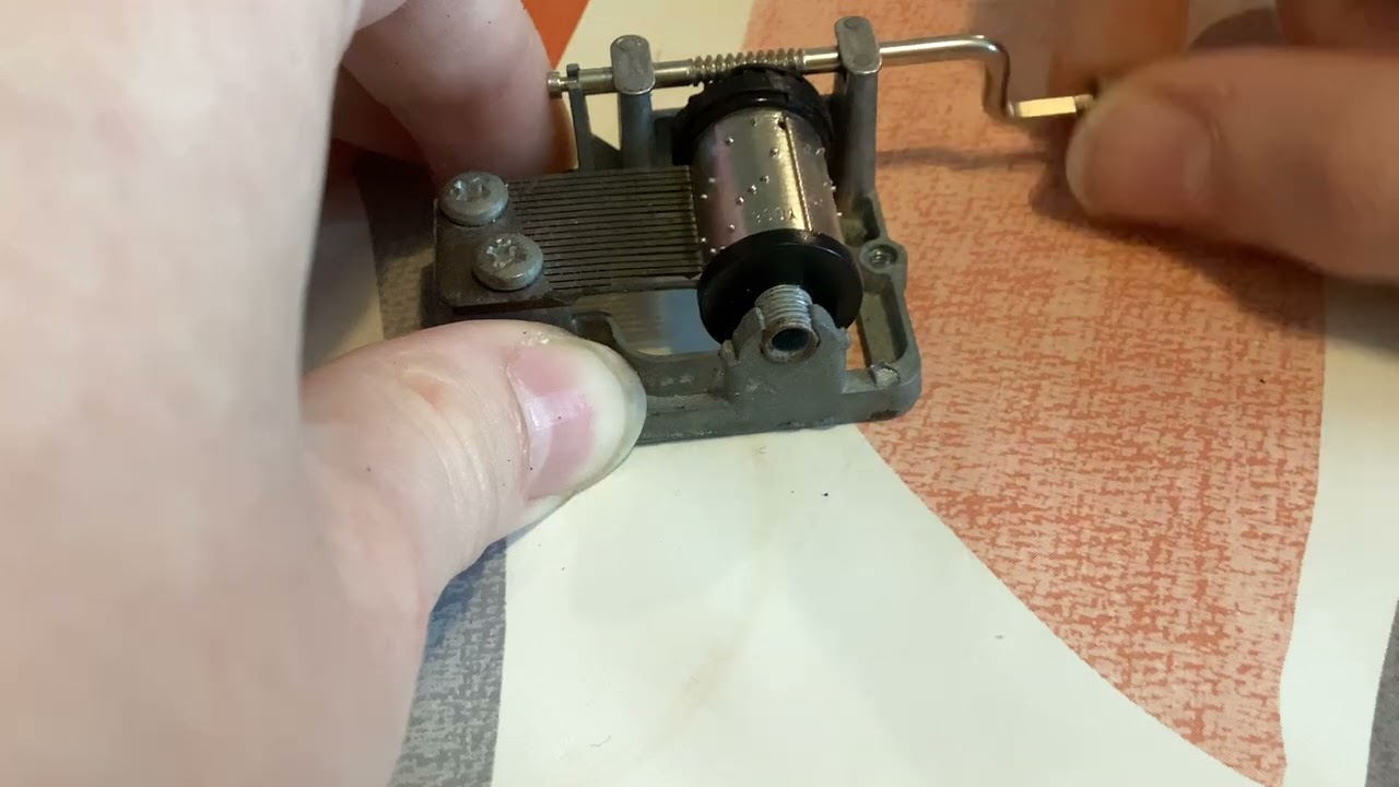 Wind Up Music Box (The Wheels On The Bus But Out Of Tune