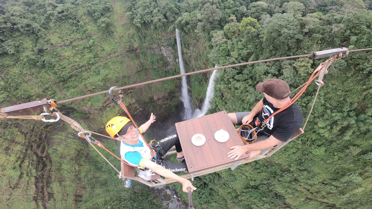Zipline  in Laos (fly @ Tadfane)