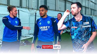 Luke Humphries gives darts MASTERCLASS to Leeds United players! ⚽🎯