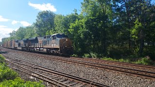 CSX 3165 ES44AC-H Leads M404 with a very friendly engineer! 5/23/25