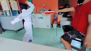 Wow!!! Mari berlatih sejak usia dini pembentukan fisik yang prima lewat belajar  tendangan