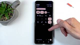 MOTOROLA Razr 70 - How to Enable & Set Up Hotspot screenshot 3