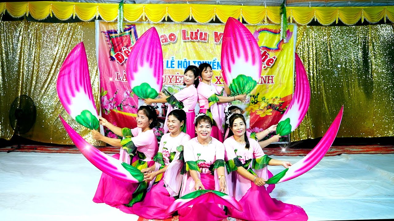 VẦNG TRĂNG BA ĐÌNH    Nguyễn Nga cùng Tốp Múa CLBVN thôn Nguyệt Lâm 1