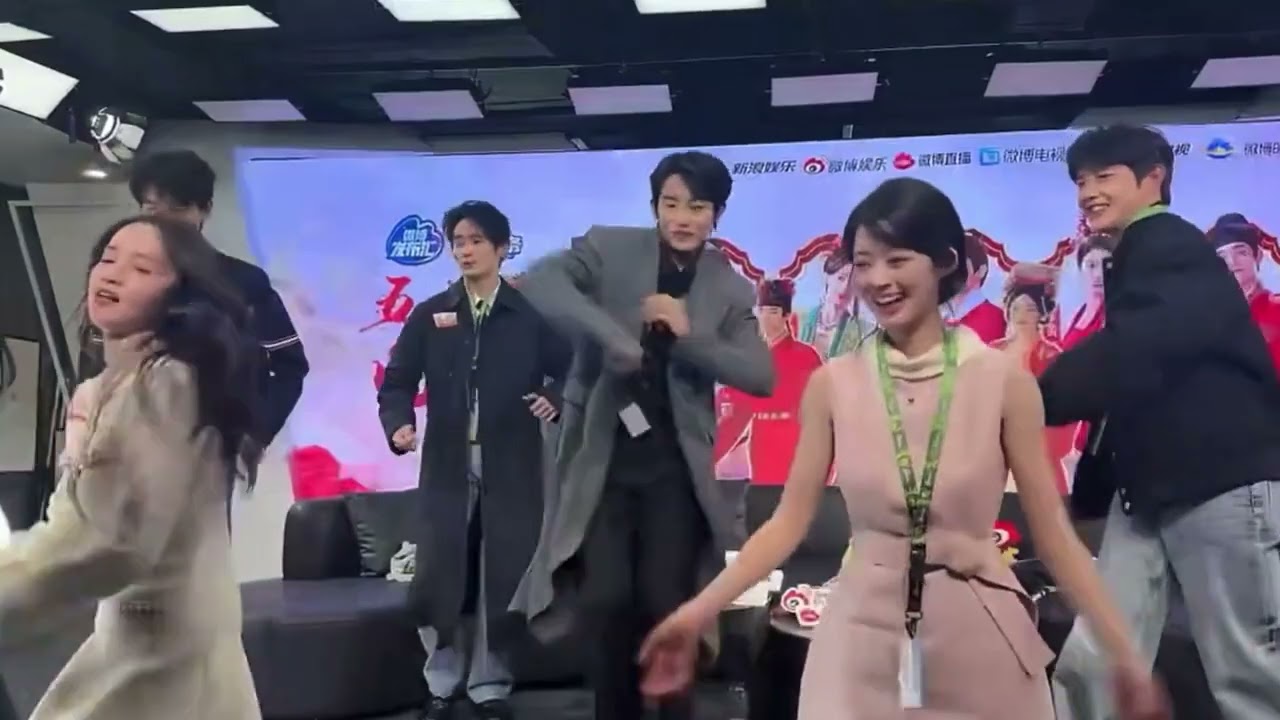 250212 WINWIN dancing 'Lucifer' by SHINee 