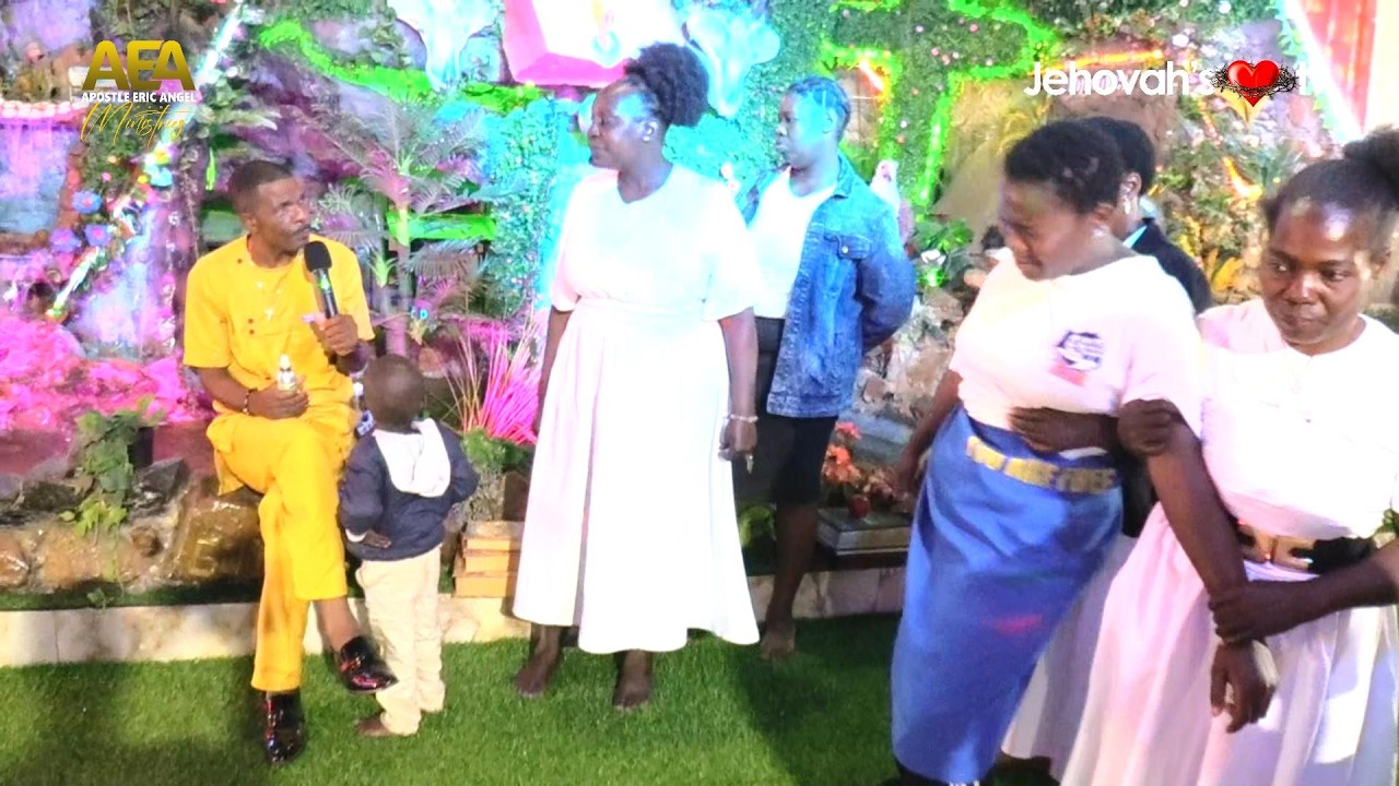 МАЛЬЧИК С АНГЕЛЬСКИМИ ИМЕНАМИ, РАЗЫСКИВАЕМЫЙ ТЕМНЫМ КОРОЛЕВСТВОМ