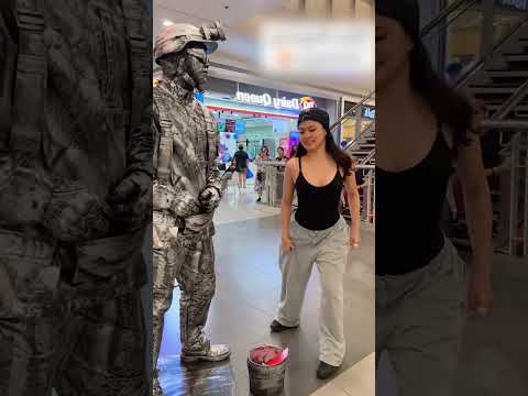 la ESTATUA menos QUIETA del PLANETA 💃🏻😱 #shorts #baile #tiktok #arte #divertido