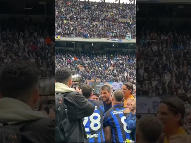 El Inter celebrando la segunda estrella. 🙌 🎉 ⭐ ⭐ #Shorts | ESPN Deportes ( 📹 vía @Inter)