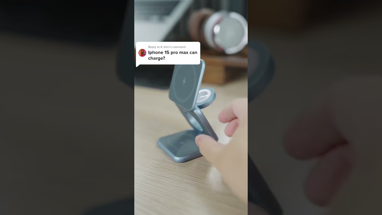 Portable 3 in 1 Magnetic Folding Wireless Charging Stand Kit