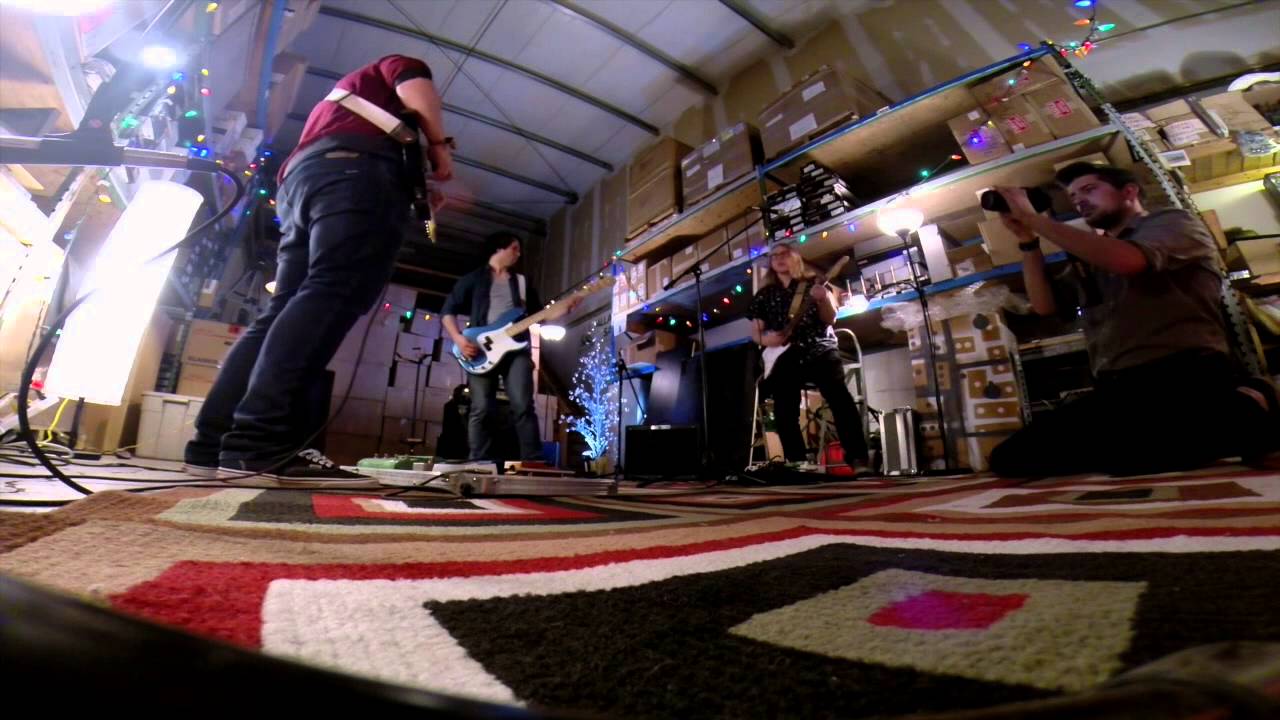 High Tide - Live off the floor