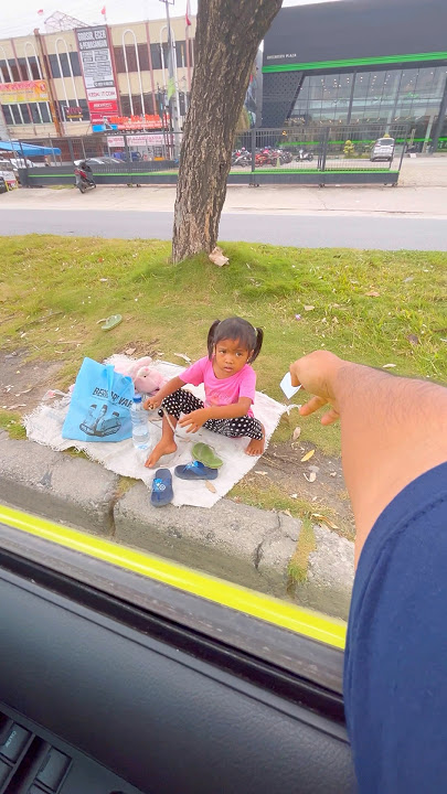 Menetes air mata ini, nggak tega melihat anak sekecil ini hidup di jalanan #shorts
