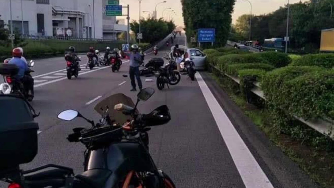 road trippin 10jun2019 malaysia car #JPT5933 went up the woodland checkpoint reserved for motorbikes @ peak hrs