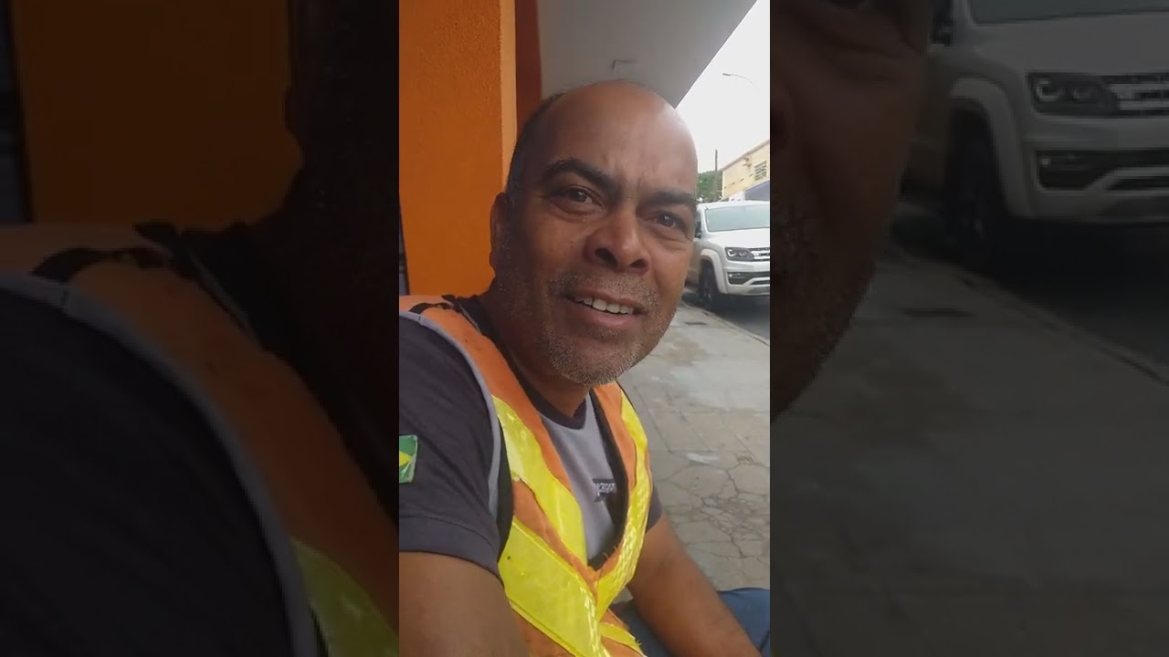 Abraão Alves cantor e compositor.