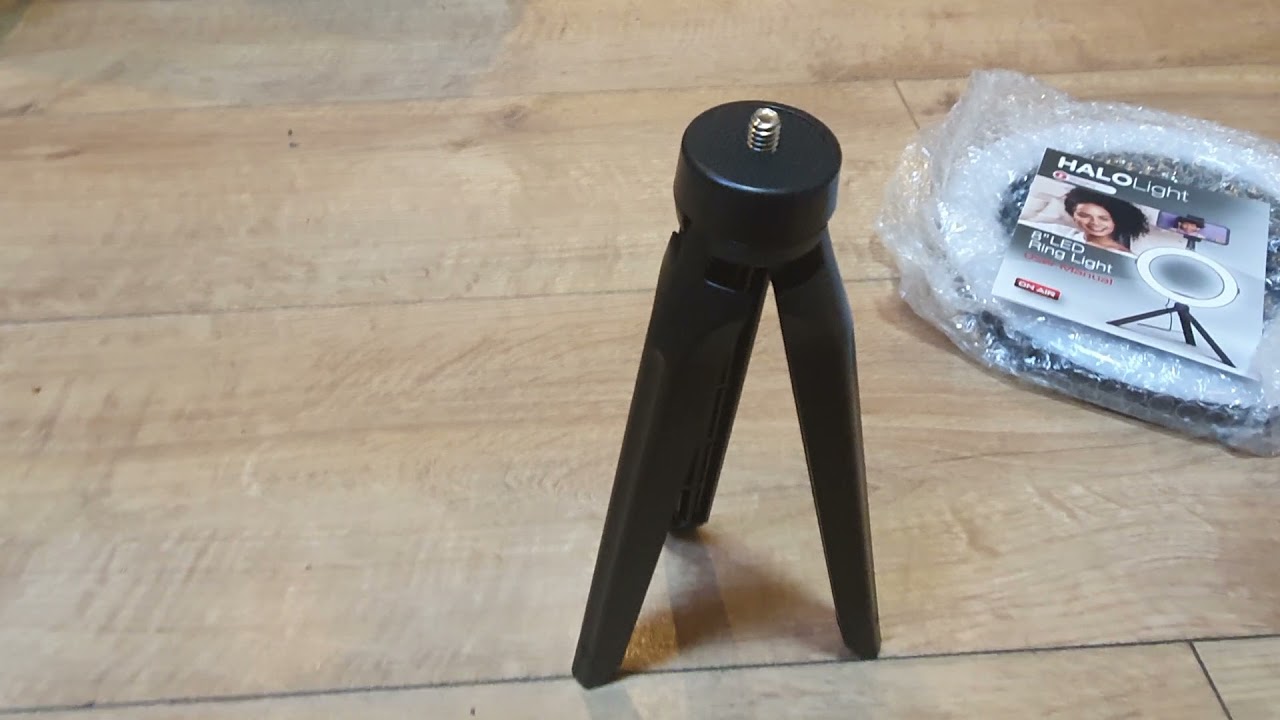 unboxing a 8inch tripod halo light with