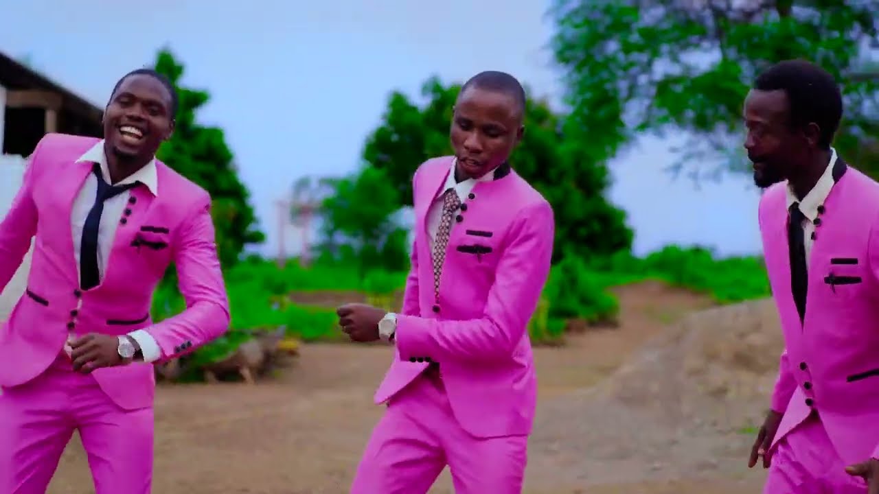 SISI WAKIMBIZI by USHINDI & VIUMBE HAI CHOIR