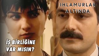 Yılmaz, Filiz'i Bir Köşeye Çekiyor! - Ihlamurlar Altında 26. Bölüm