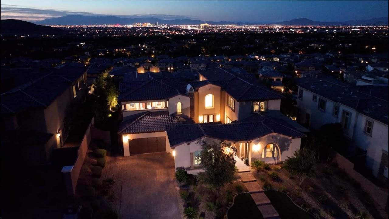 30 Olympia Outlook Dr. | Strip Views | Southern Highlands Golf Club | Listed by Ben & Natalia Harris