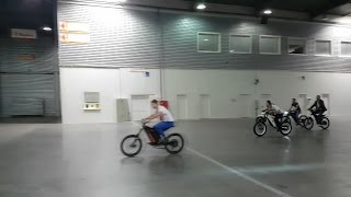 Самый быстрый электровелосипед в Украине(Купить можно здесь: http://evel.ua/catalog/e-bikes/elektrovelosiped-enduro-adrenalin/ Гонка мощных электровелосипедов в Киеве на выставк..., 2016-06-13T18:38:22.000Z)