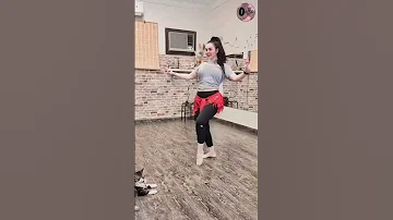 الرقص على الأغاني براحة يا شيخة 