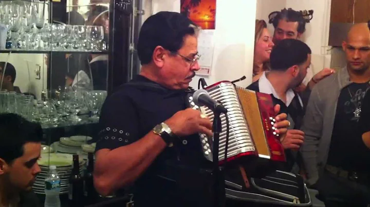 Nicholas Gutierrez (ManoBruja) a Cuarteto