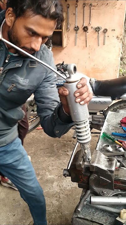 Hero Honda Bike Rear Shocker Repair #shocker #rearshocker #shockerrepair