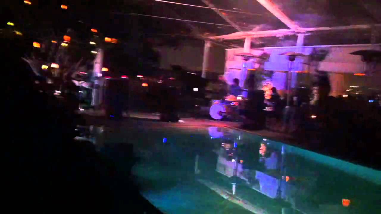 Gonzales ft Feist & Peaches covering Tweet "Oops (Oh My)" YouTube