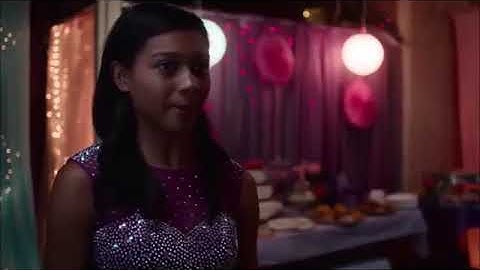 Olivia kisses Ruby.... On my block