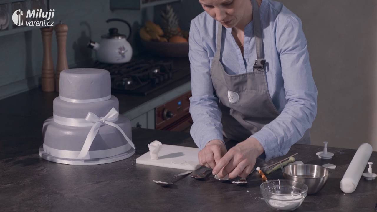 Naučte se tvořit krásné růžičky na dort II - Milujivareni.cz