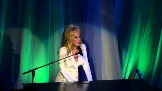 Dolly Parton, The Grass is Blue (Ryman)