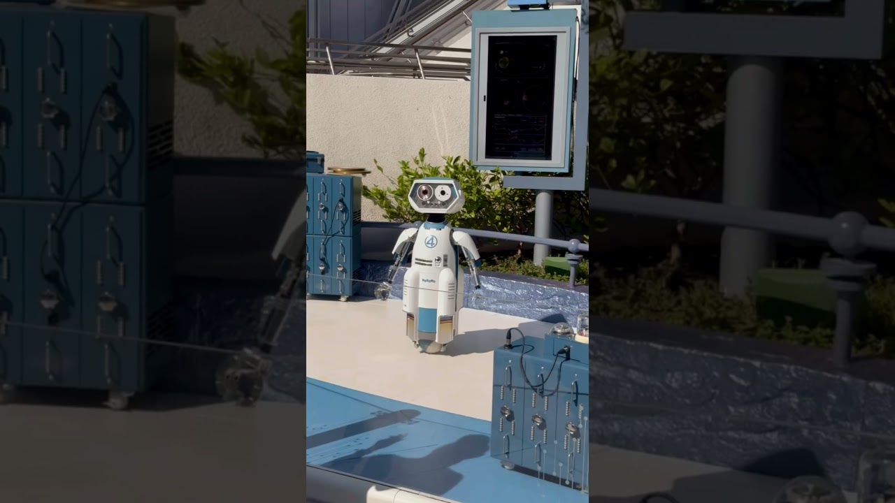 Who else would love to see H.E.R.B.I.E. return to Disneyland?
