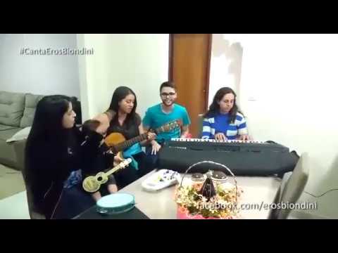 Pessoas cantam Eros Biondini - #CantaEros