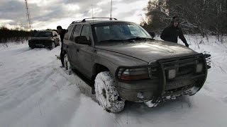 Заехал в ледяную горку, лучшая резина(Подписывайтесь на канал и не забывайте ставить лайки! Эти авто вышли в финал и только один смог заехать..., 2016-12-08T21:24:29.000Z)