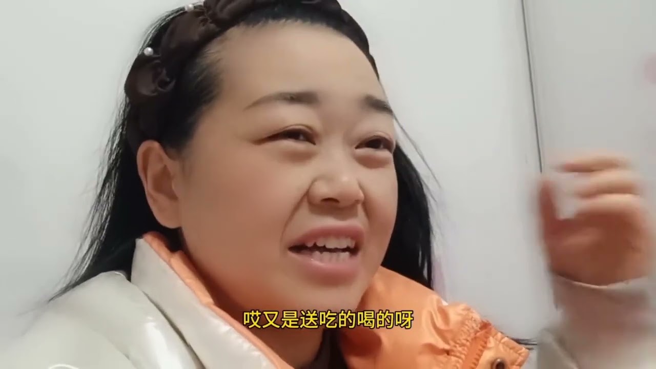 树兰现在对大嫂子感激之情，真是溢于言表！喜笑颜开就差下跪了！