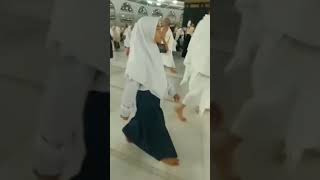 heboh..siswi SMP bolos sekolah umroh