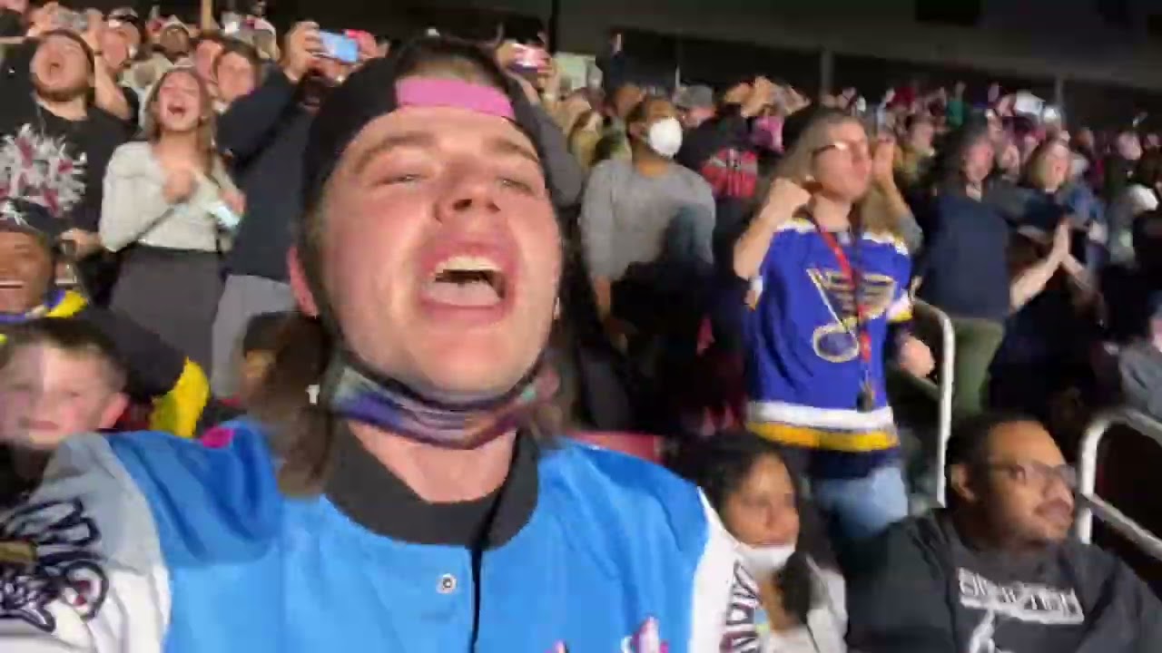 RONDA ROUSEY RETURNS LIVE REACTION!! ROYAL RUMBLE 2022