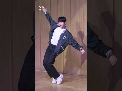 드리핀(DRIPPIN) 차준호의 The One 포인트 안무☝ | 두시탈출 컬투쇼