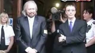 Miniatura del video "Barry and Robin Gibb Bee Gees 10 july 2009 Isle of Man reunited"