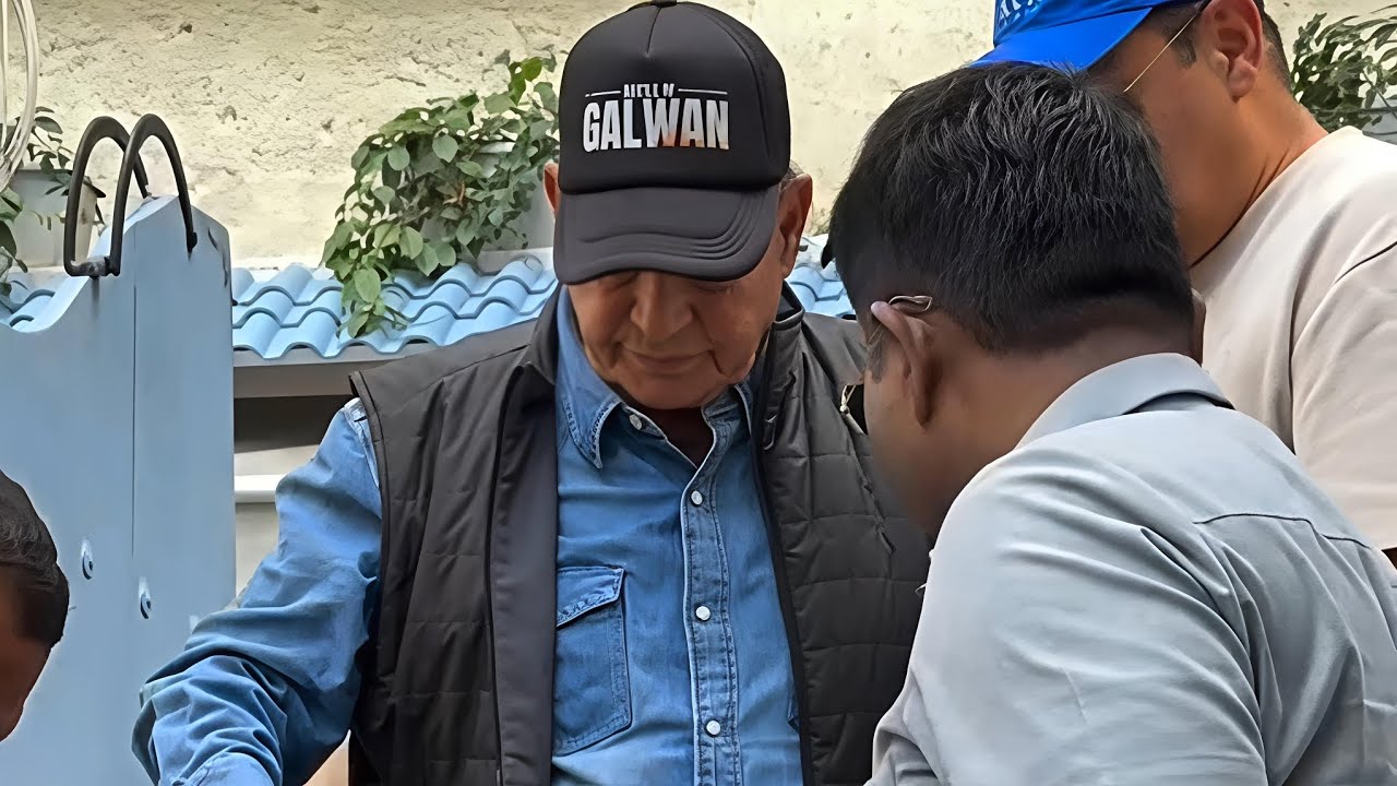 Salim Khan, Helen & Alvira Agnihotri Spotted In Bandra | Family Moment Goes Viral 