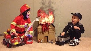 FIRE FIRE FIRE!!! Firefighter and Police Rescue toys in action! HD