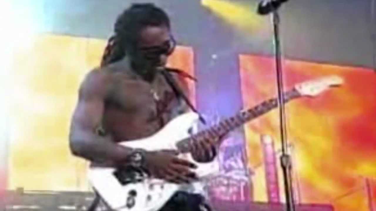 Can Lil Wayne Play Guitar?