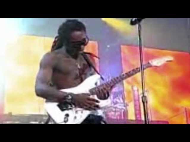 Lil Wayne Actually #Shreds - YouTube