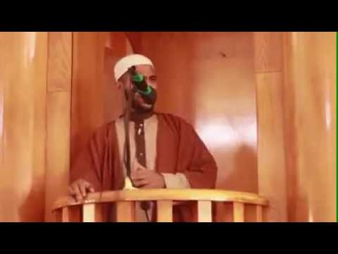 مشرك وقف امام صنم له فقال يا صمد أغثنا