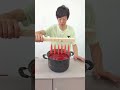 家でワックスを使ってキャンドルを作っている兄弟 😉🕯️#shortsfeed #viral
