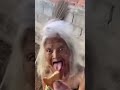 OMG 😨 MỜI BÀ CỤ VÔ GIA CƯ ĂN BÁNH VÀ CÁI KẾT #shorts