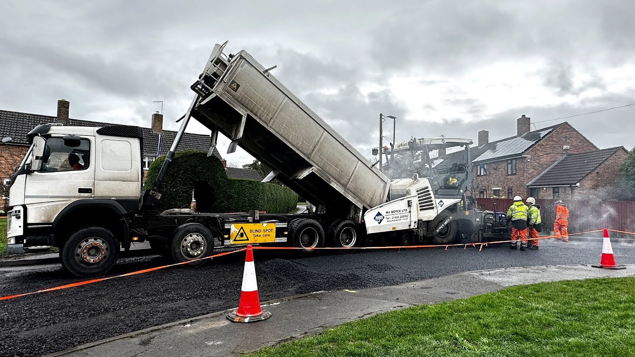 Resurfacing Works-Victoria Drive, Broadfield Road & Cotswold Avenue, Eastington DAY 3-Part 2