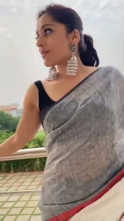 Rashmi Gautham with Beautiful Smile in Love with Saree Look Latest Video