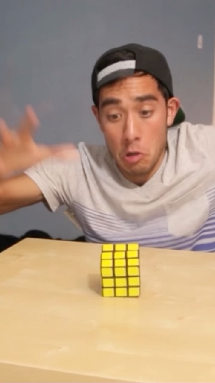 EXPLODING RUBIX CUBE